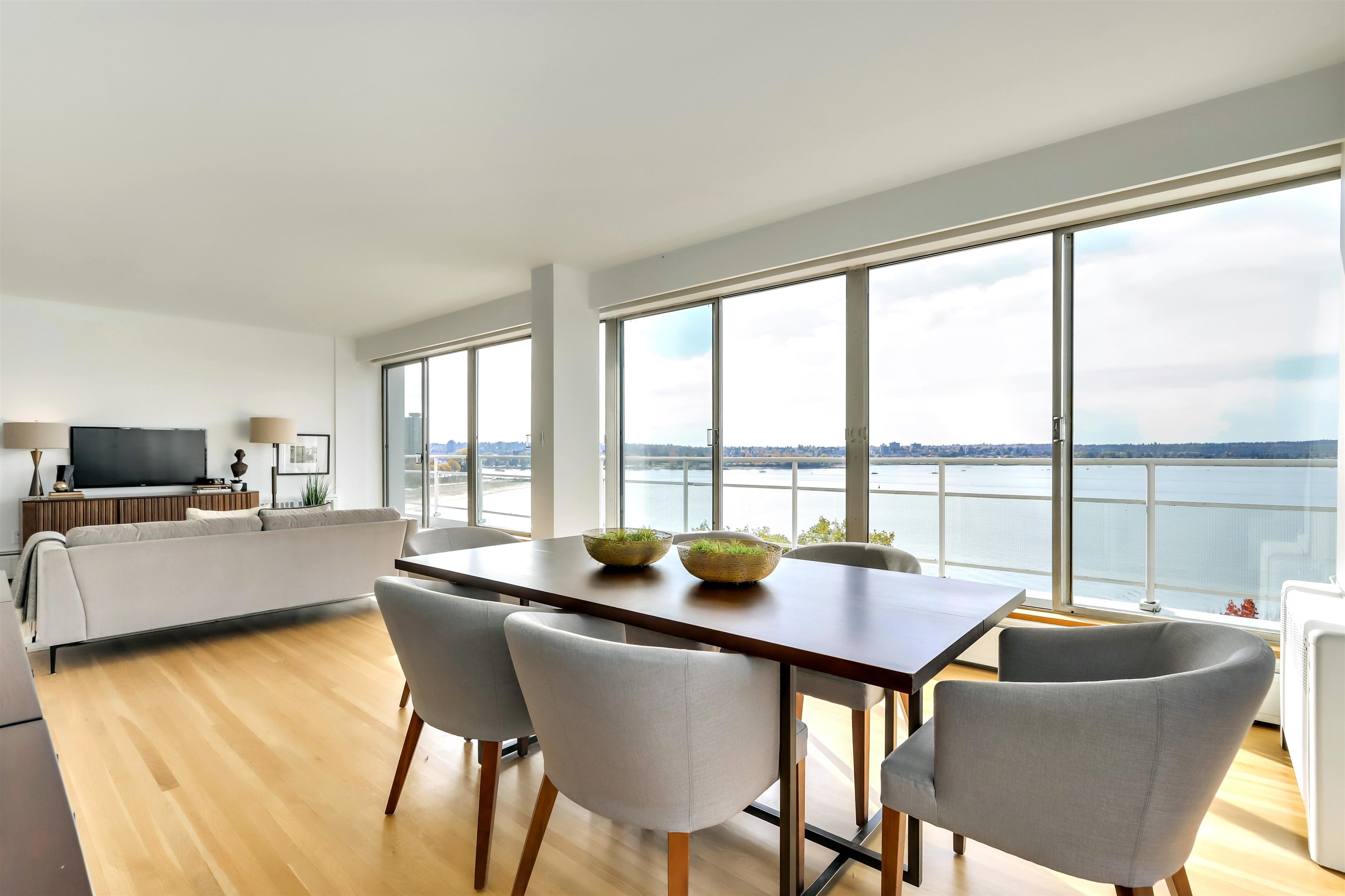 802-2095 Beach Avenue, Vancouver, BC, V6G 1Z3