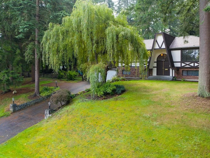 14356 28th Avenue, Surrey BC V4P 2H1