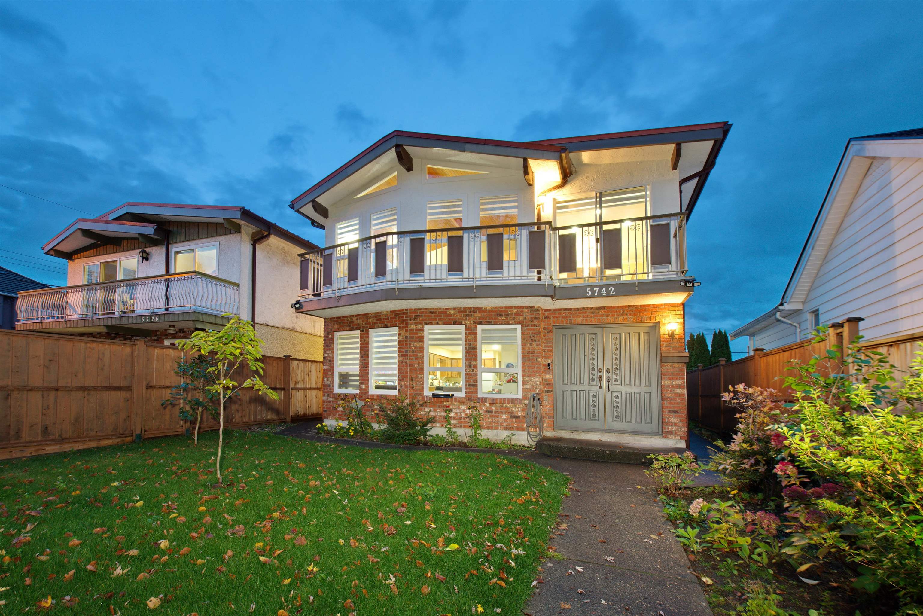 5742 Sherbrooke Street, Vancouver, BC, V5W 3M9