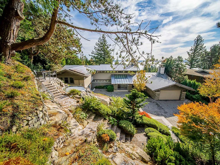 4360 Rockridge Road, West Vancouver, BC, V7W 1A7