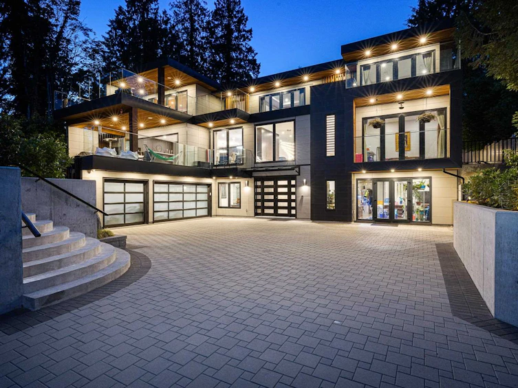 1497 Queens Avenue, West Vancouver, BC, V7T 2J1