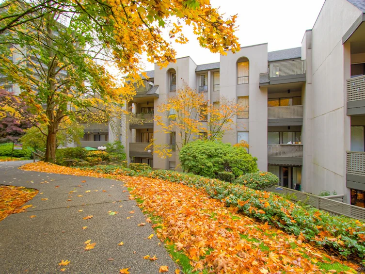 215-1955 Woodway Place, Burnaby, BC, V5B 4S5