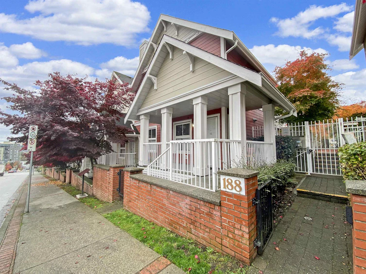 16-188 Sixth Street, New Westminster, BC, V3L 2Z9