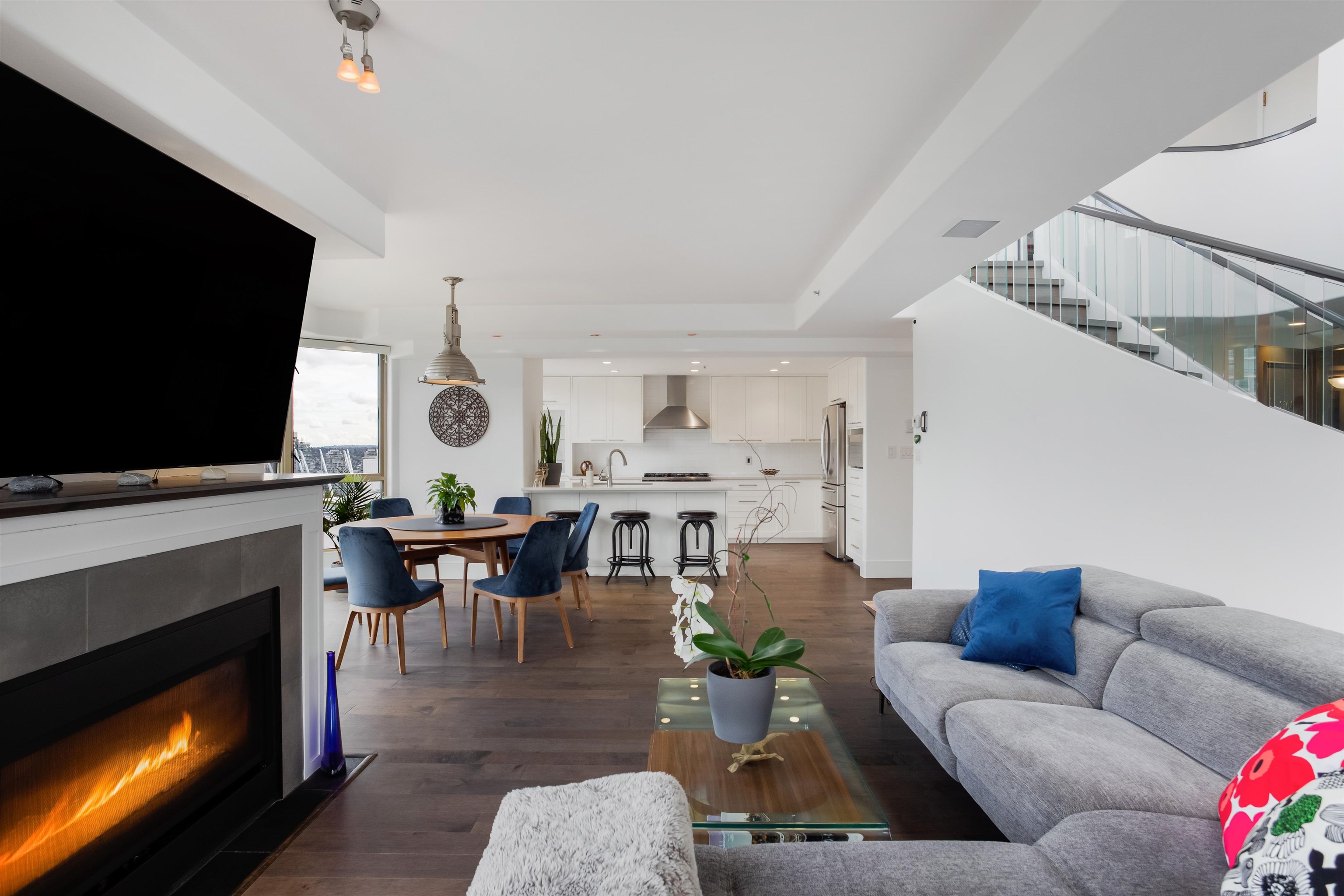 PH3104-867 Hamilton Street, Vancouver, BC, V6B 6B7