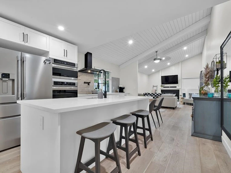 6085 E Greenside Drive, Surrey BC V3S 5M8