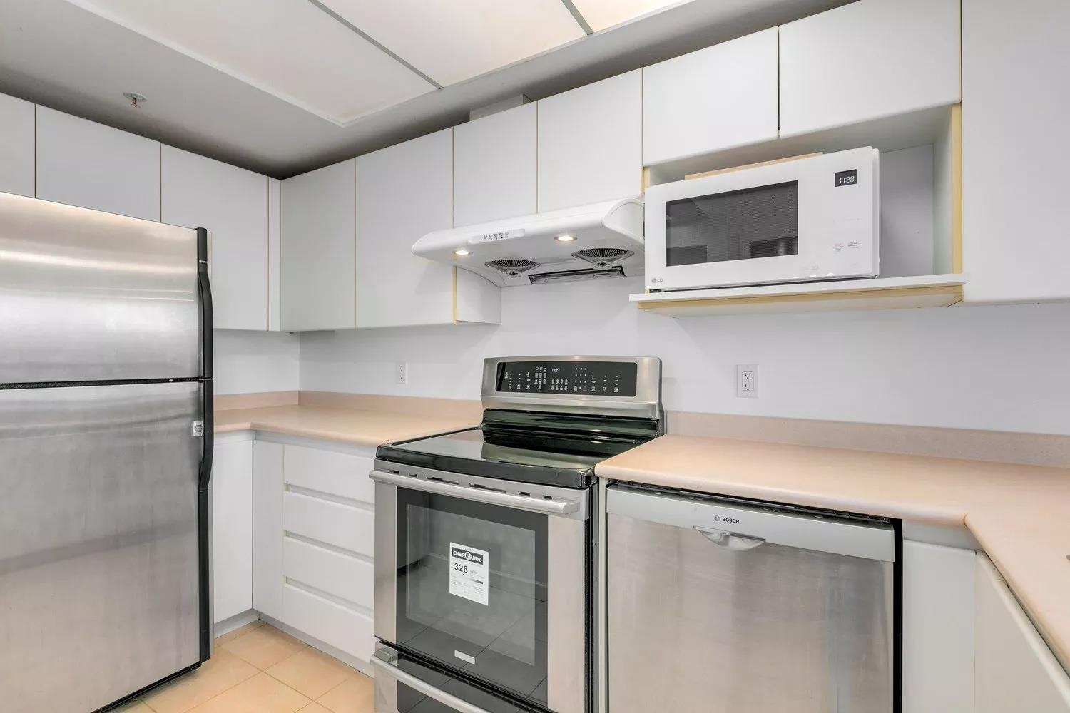 604-10899 University Drive, Surrey, BC, V3T 5V2