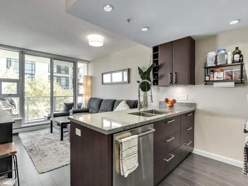 910 - 1708 Columbia Street, Vancouver BC V5Y 0H7
