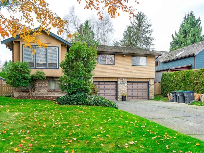 9411 149a Street, Surrey BC V3R 7V6