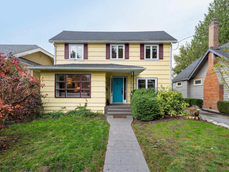 225 Sixth Avenue, New Westminster BC V3L 1T7