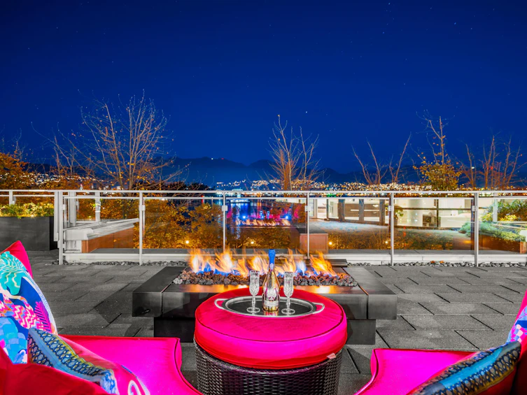 301-1169 W Cordova Street, Vancouver, BC, V6C 3T1