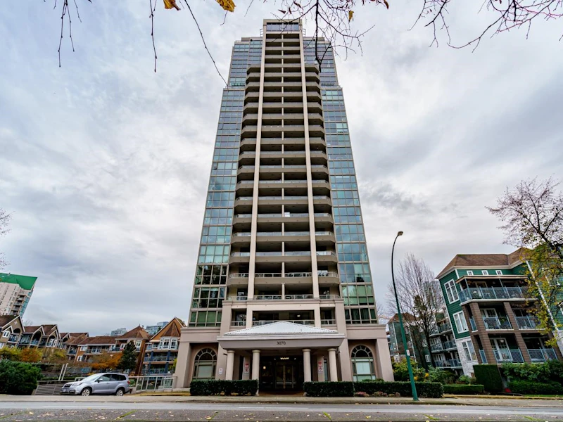 1906 - 3070 Guildford Way, Coquitlam BC V3B 7R8