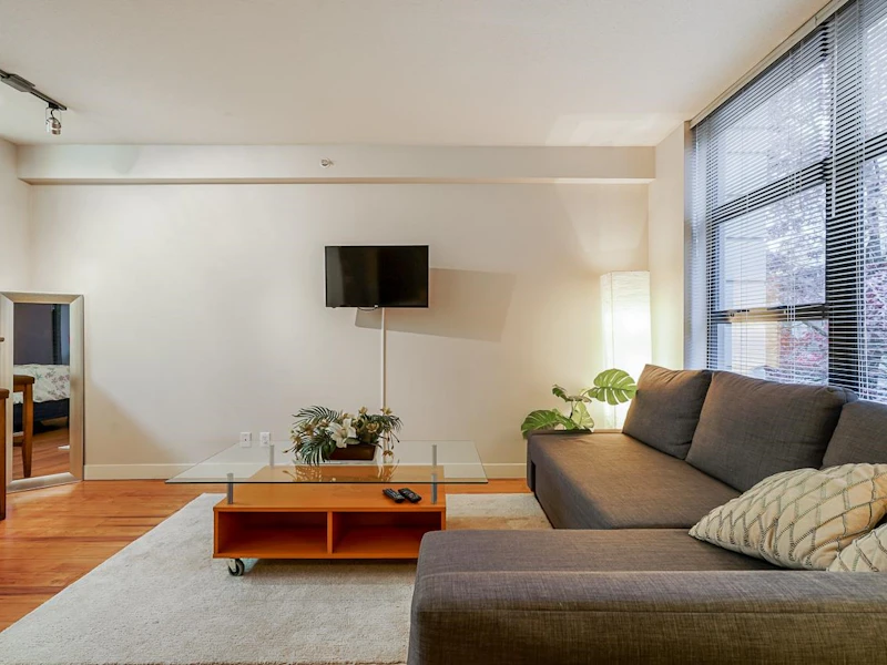 213 - 5380 Oben Street, Vancouver BC V5R 6H7