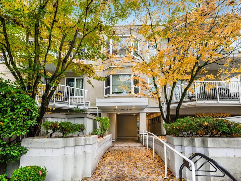 204 - 2256 W 7th Avenue, Vancouver BC V6K 1Y2
