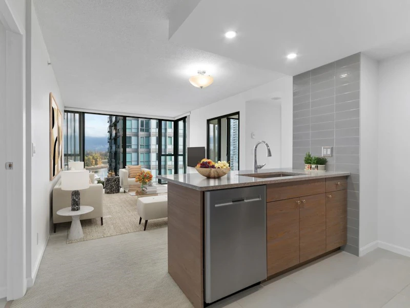 802 - 1331 W Georgia Street, Vancouver BC V6E 4P1