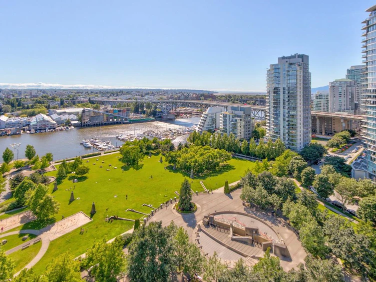 2105-455 Beach Crescent, Vancouver, BC, V6Z 3E5