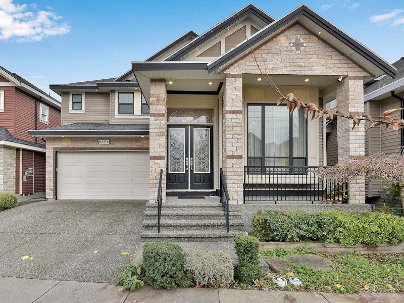 6686 125a Street, Surrey BC V3W 1V7
