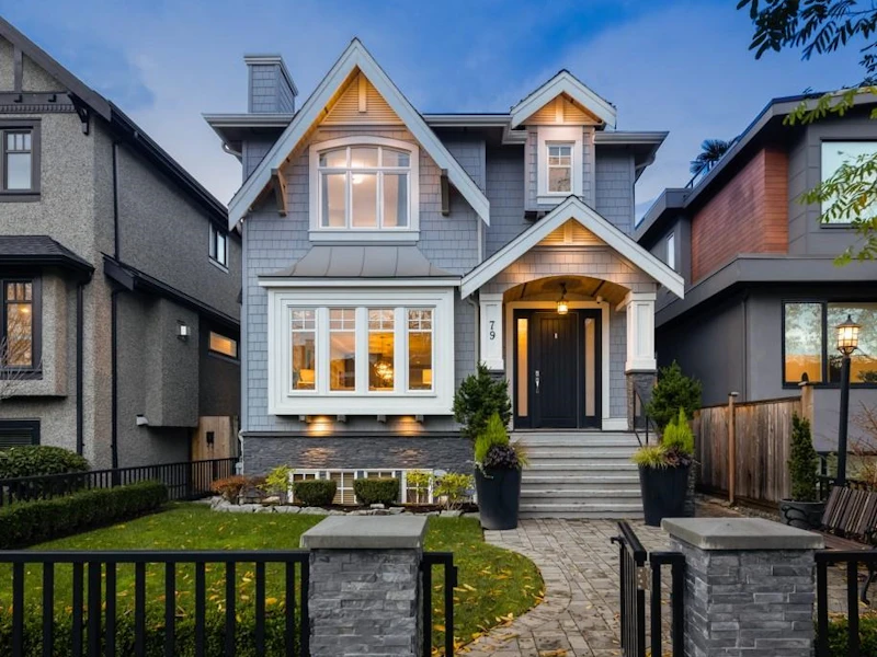 79 W 23rd Avenue, Vancouver BC V5Y 2G8