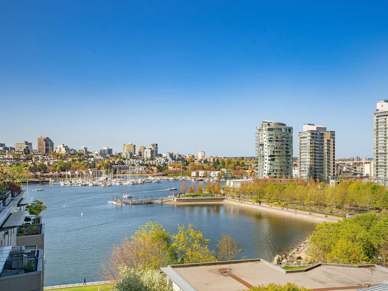 1005 - 1383 Marinaside Crescent, Vancouver BC V6Z 2W9