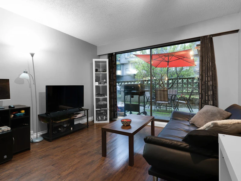 114 - 270 W 3rd Street, North Vancouver BC V7M 1G1