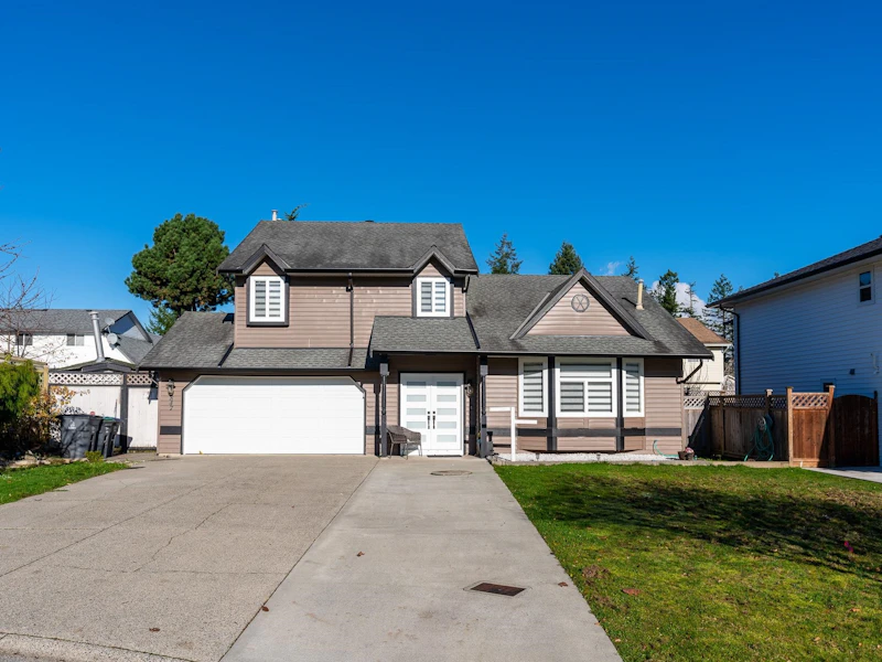 12847 64a Avenue, Surrey BC V3W 9P4