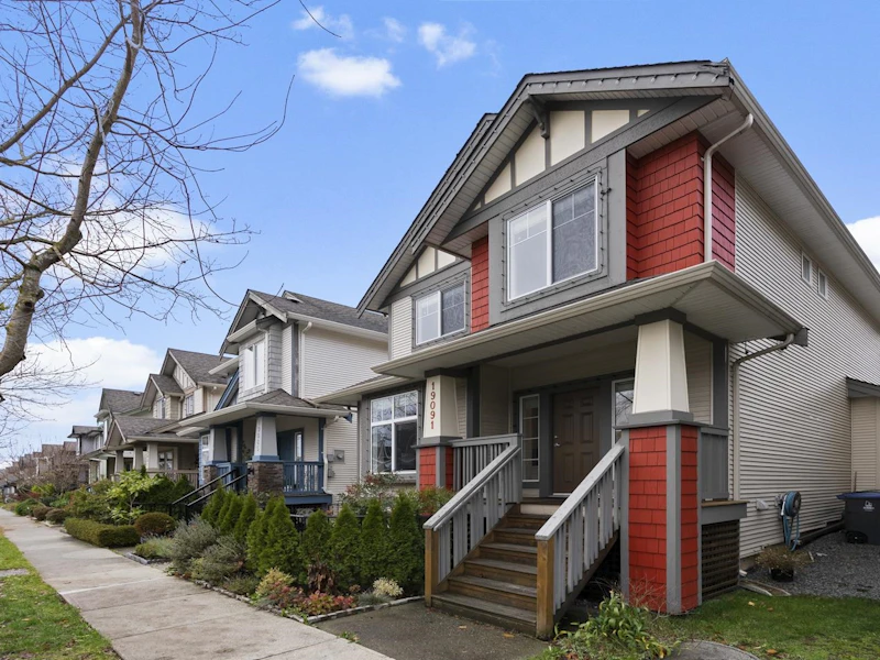 19091 68th Avenue, Surrey BC V4N 5P3