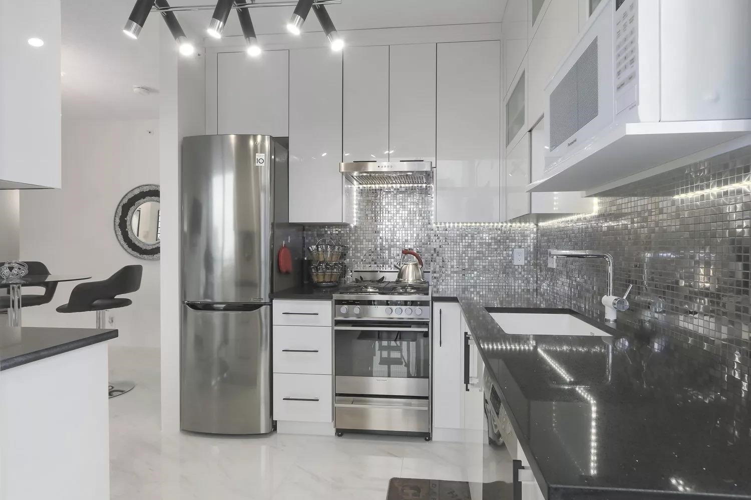 2502-1239 W Georgia Street, Vancouver, BC, V6E 4R8