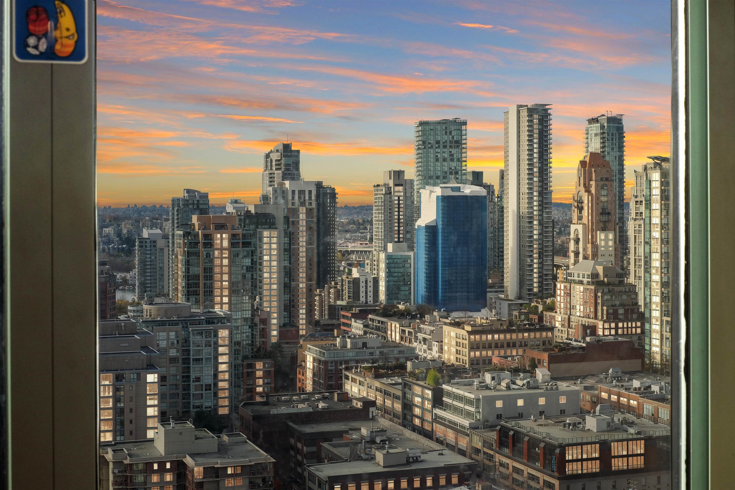 2703-950 Cambie Street, Vancouver, BC, V6B 5X5