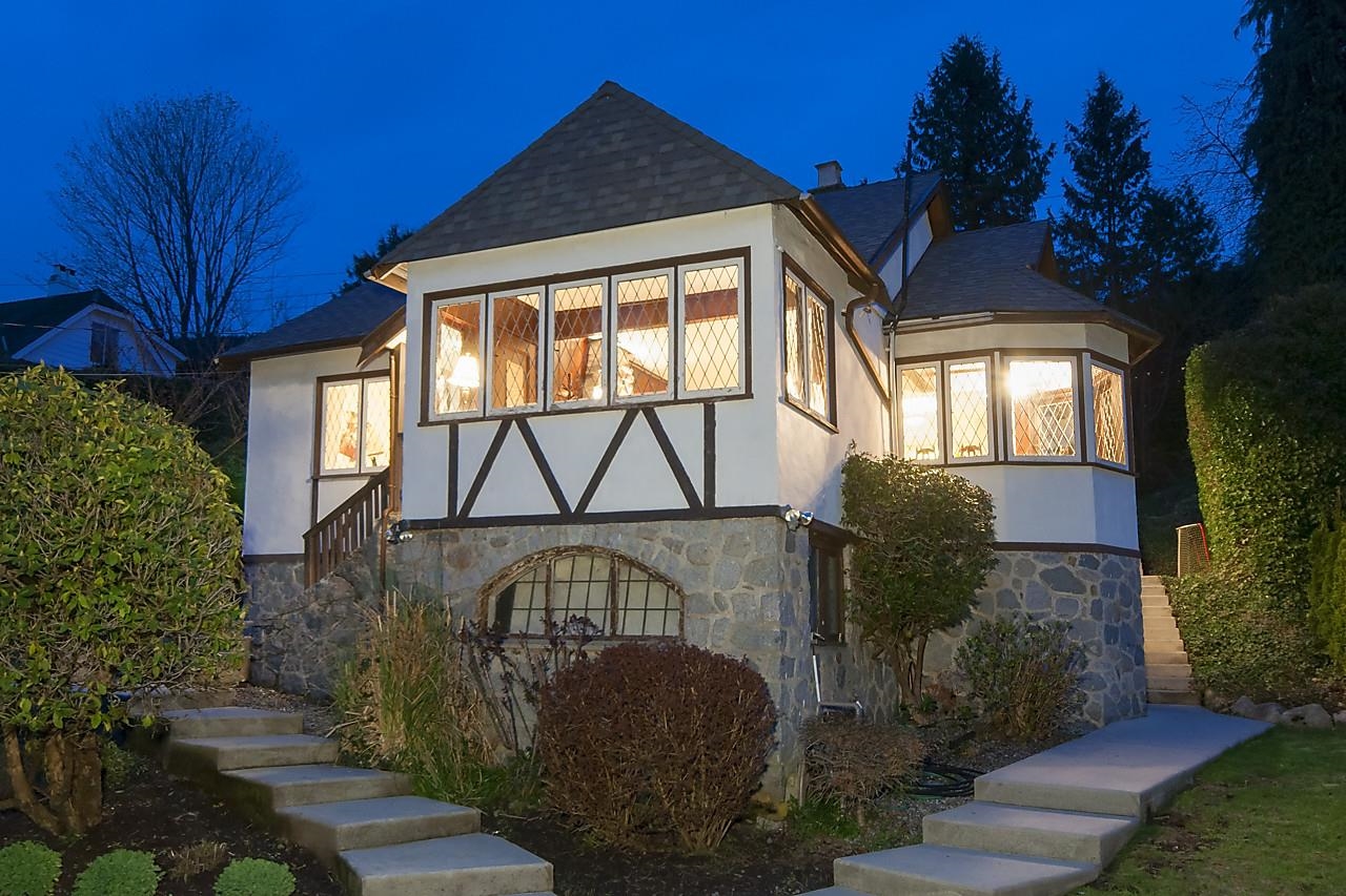 3243 Travers Avenue, West Vancouver, BC, V7V 1G5