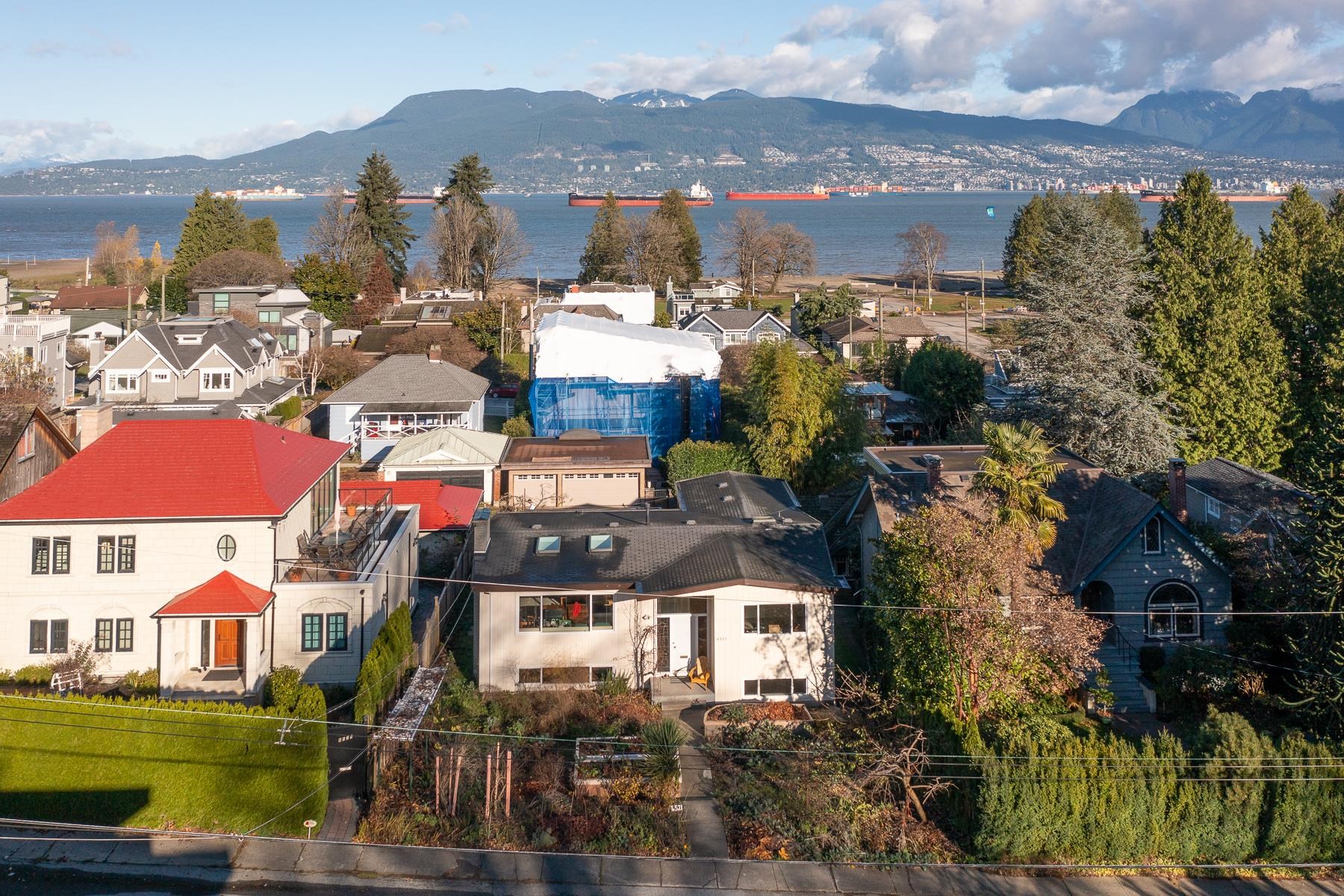 4521 Langara Avenue, Vancouver, BC, V6R 1C9