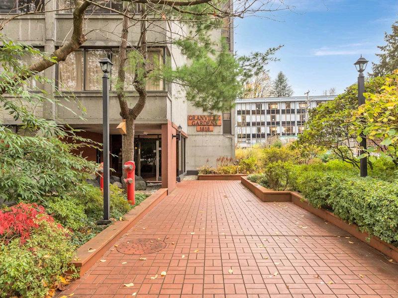 702 - 1616 W 13th Avenue, Vancouver BC V6J 2G6