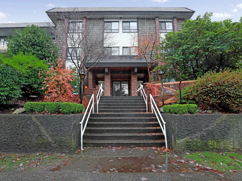 102 - 588 E 5th Avenue, Vancouver BC V5T 4H6