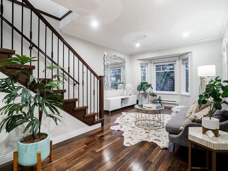 1745 Frances Street, Vancouver BC V5L 1Z5