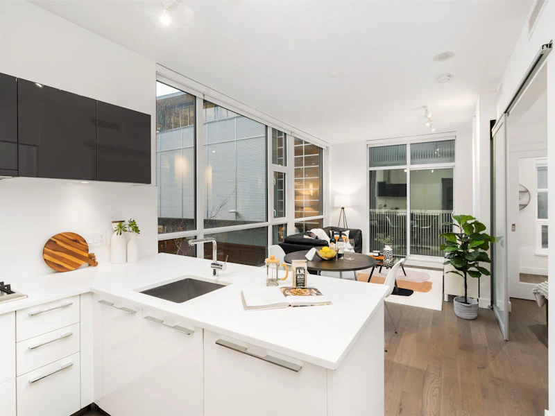 302 - 108 E 1st Avenue, Vancouver BC V5T 0E4