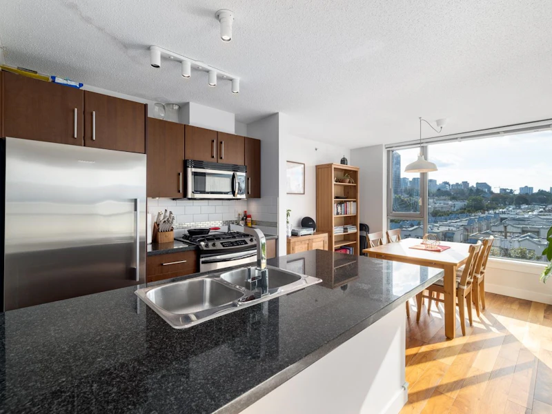 606 - 587 W 7th Avenue, Vancouver BC V5Z 1B4