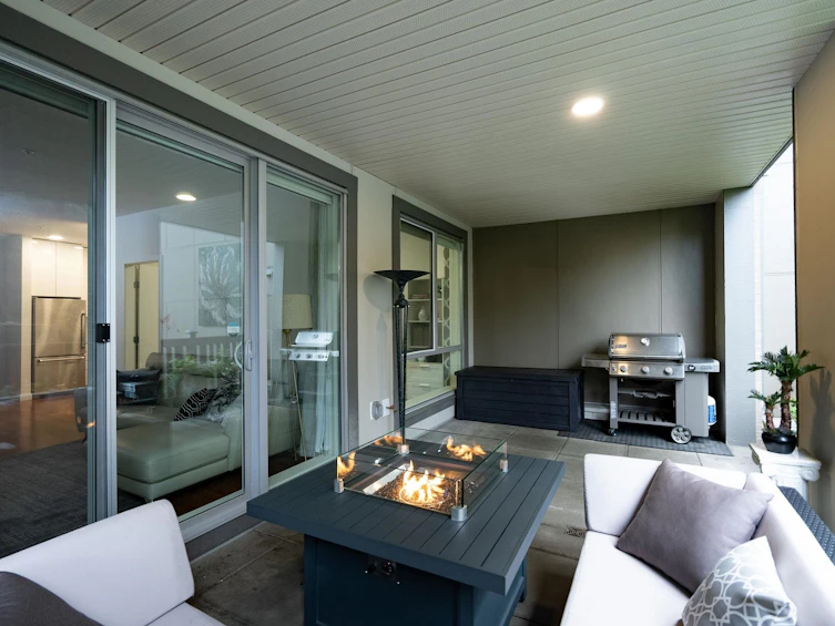 101-5460 Broadway, Burnaby, BC, V5B 0B4