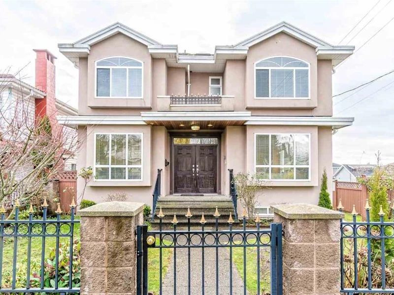 402 E 56th Avenue, Vancouver BC V5X 1R4