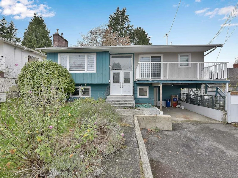 15973 Buena Vista Avenue, Surrey BC V4B 2A2