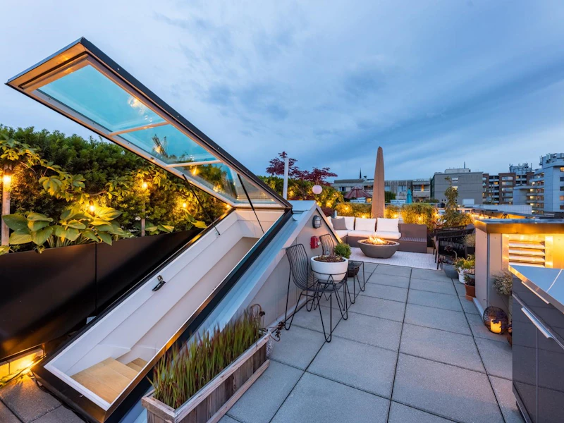 301 - 557 E Cordova Street, Vancouver BC V6A 1L8