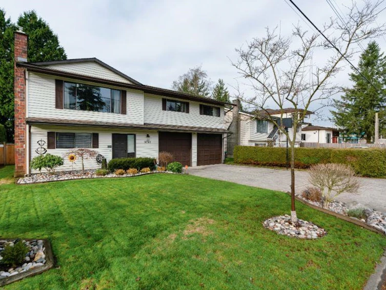 9781 154 Street, Surrey, BC, V3R 4J4