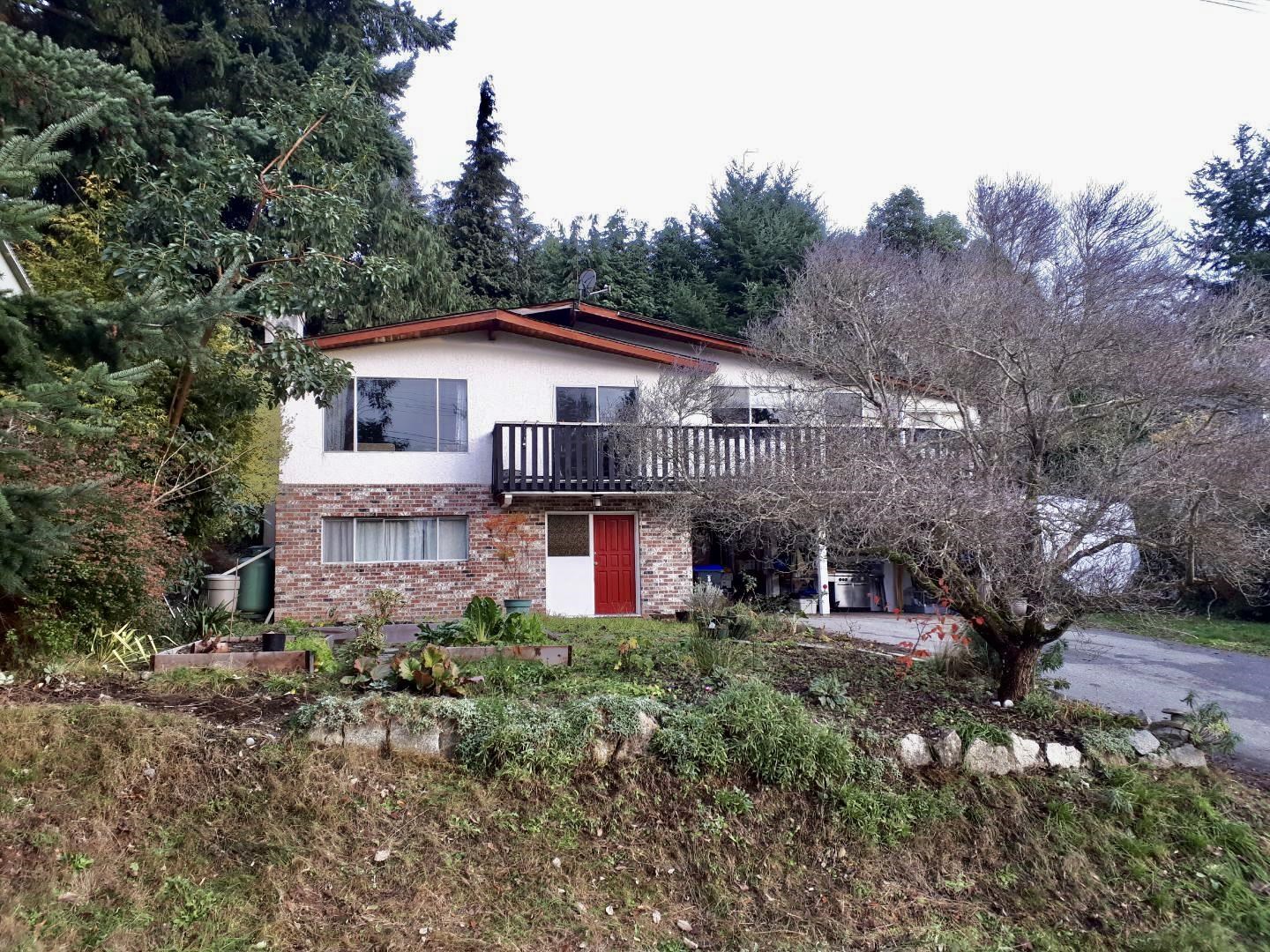 5218 Radcliffe Road, Sechelt, BC, V0N 3A2