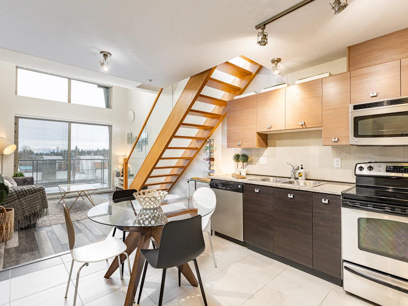 408 - 6688 120th Street, Surrey BC V3W 1T8