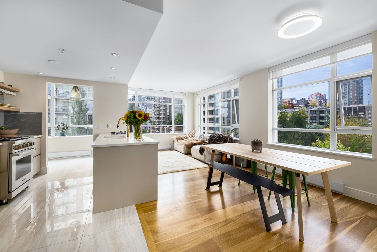 604-988 Richards Street, Vancouver, BC, V6B 8R2
