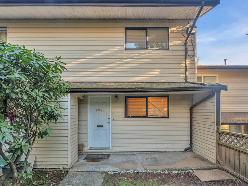 2045 Holdom Avenue, Burnaby BC V5B 3W5