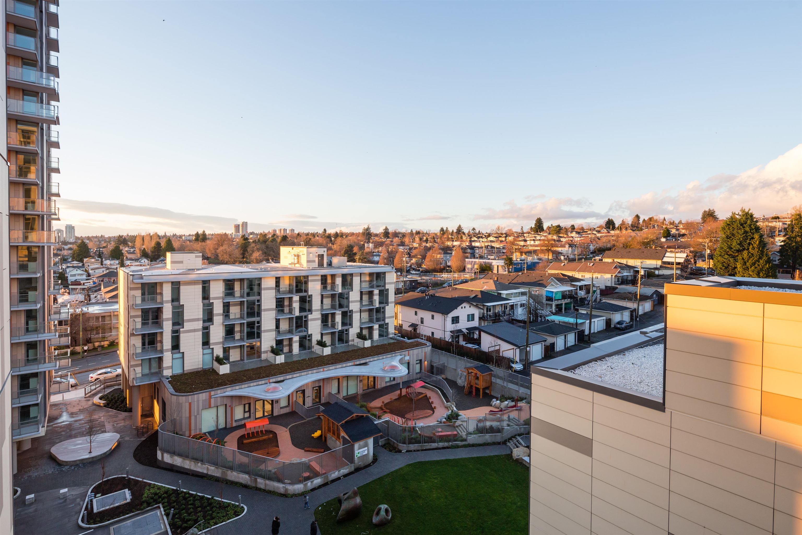 702-8181 Chester Street, Vancouver, BC, V5X 0J9