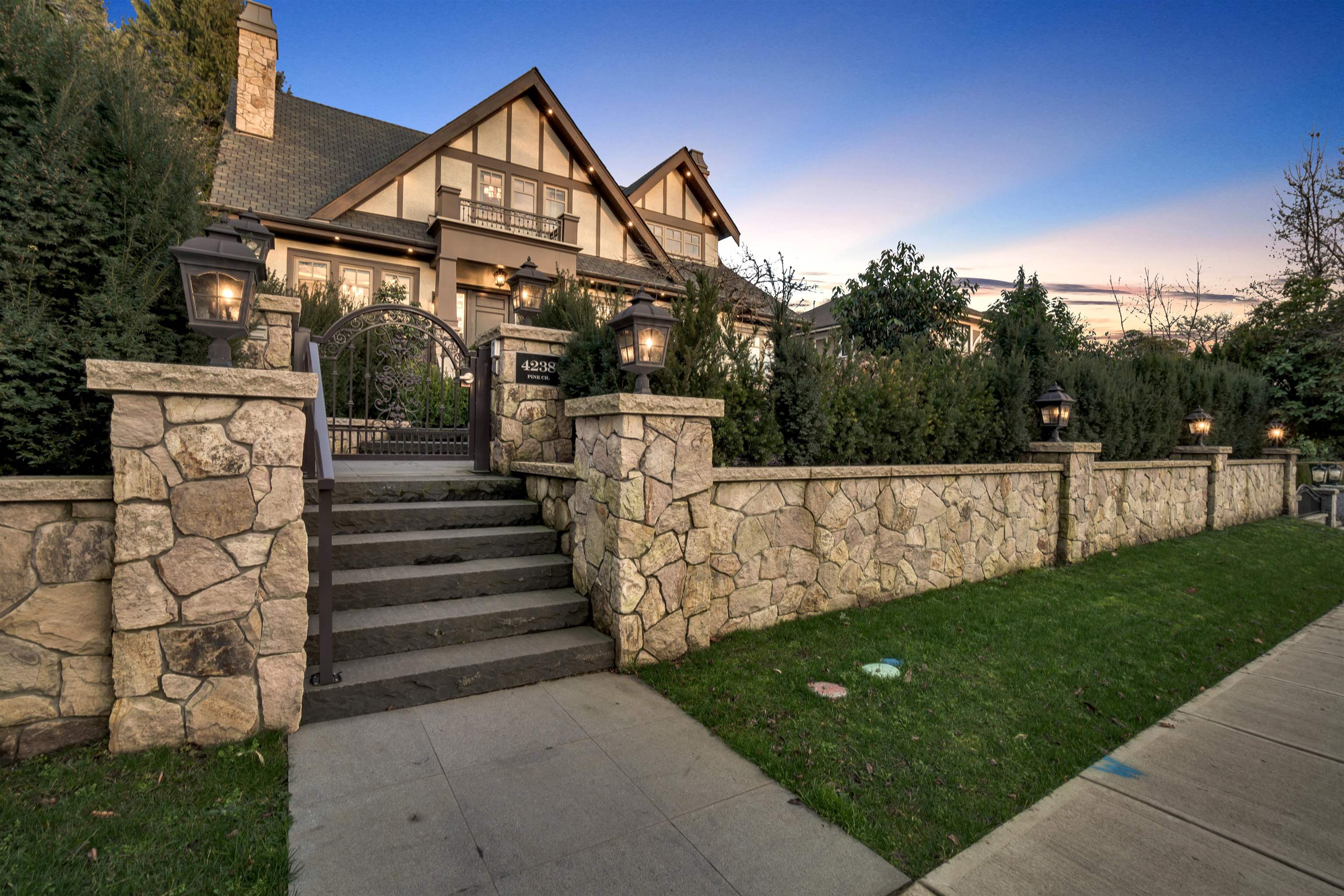 4238 Pine Crescent, Vancouver, BC, V6J 4K7