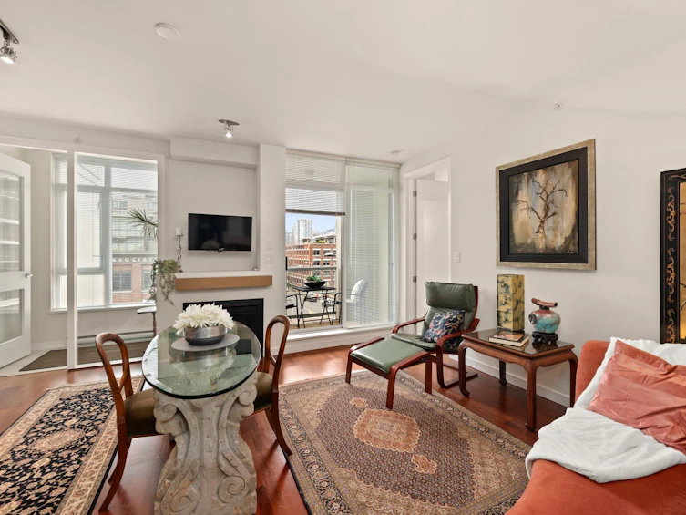 310-2055 Yukon Street, Vancouver, BC, V5Y 4B7