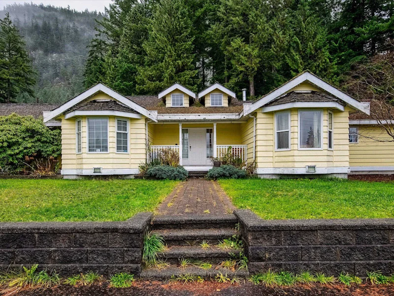 1700 Depot Road, Squamish BC V8B 0P6
