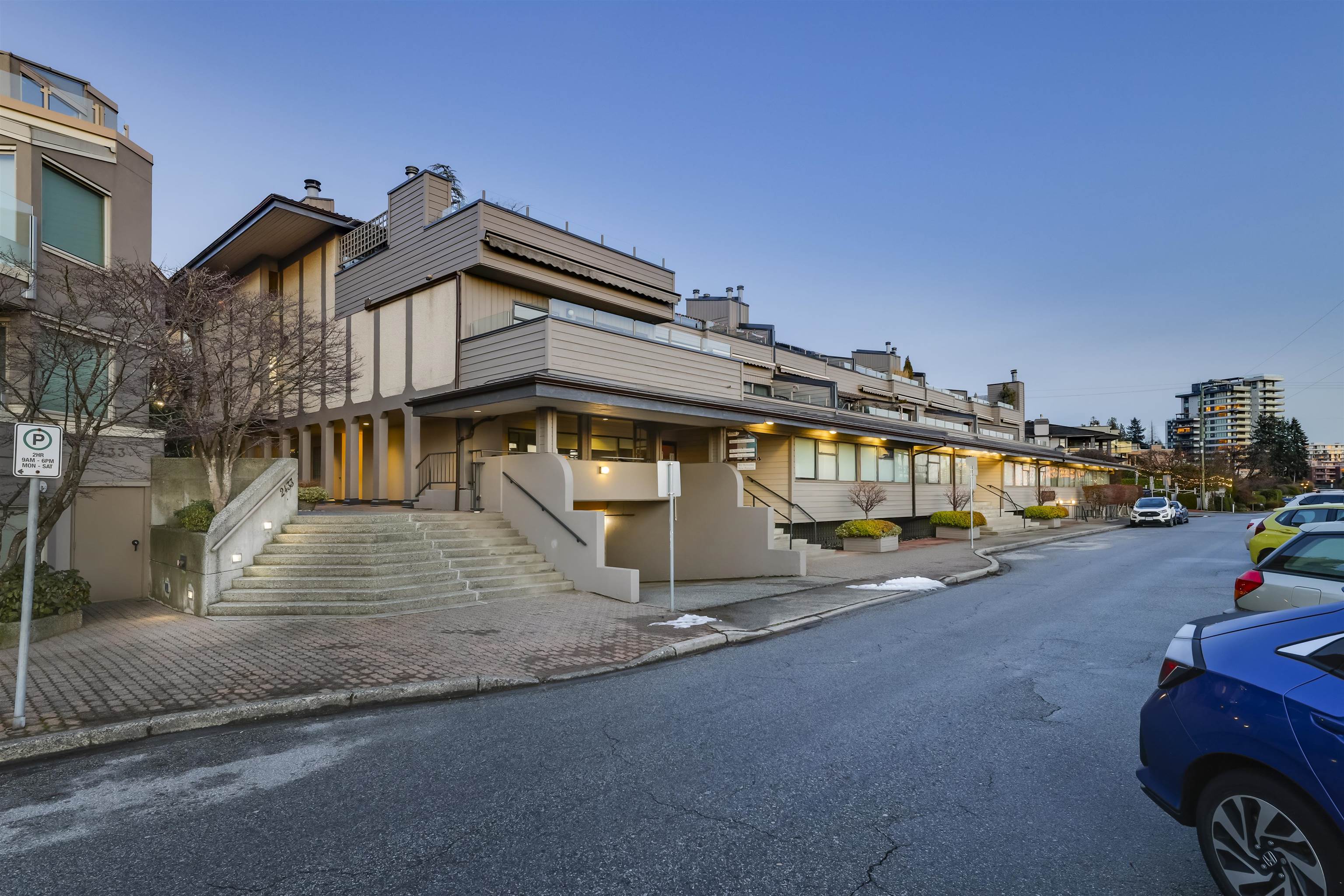 206-225 24th Street, West Vancouver, BC, V7V 4G9