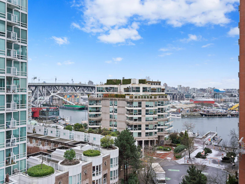 801 - 910 Beach Avenue, Vancouver BC