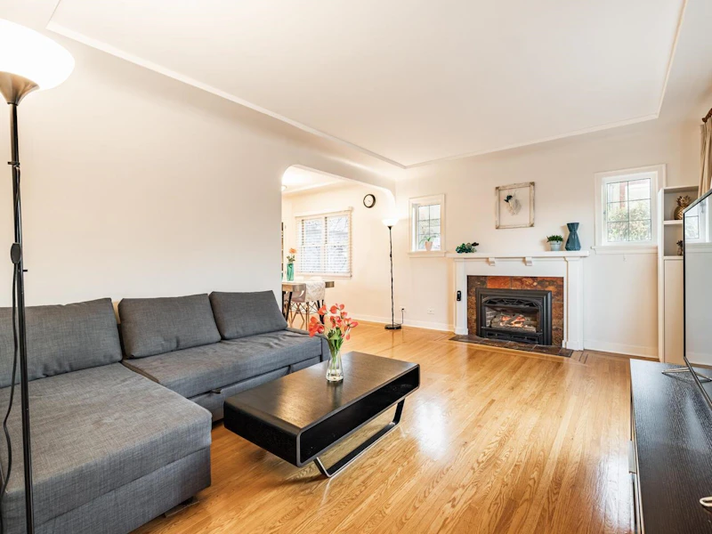 5280 Spencer Street, Vancouver BC V5R 4A3